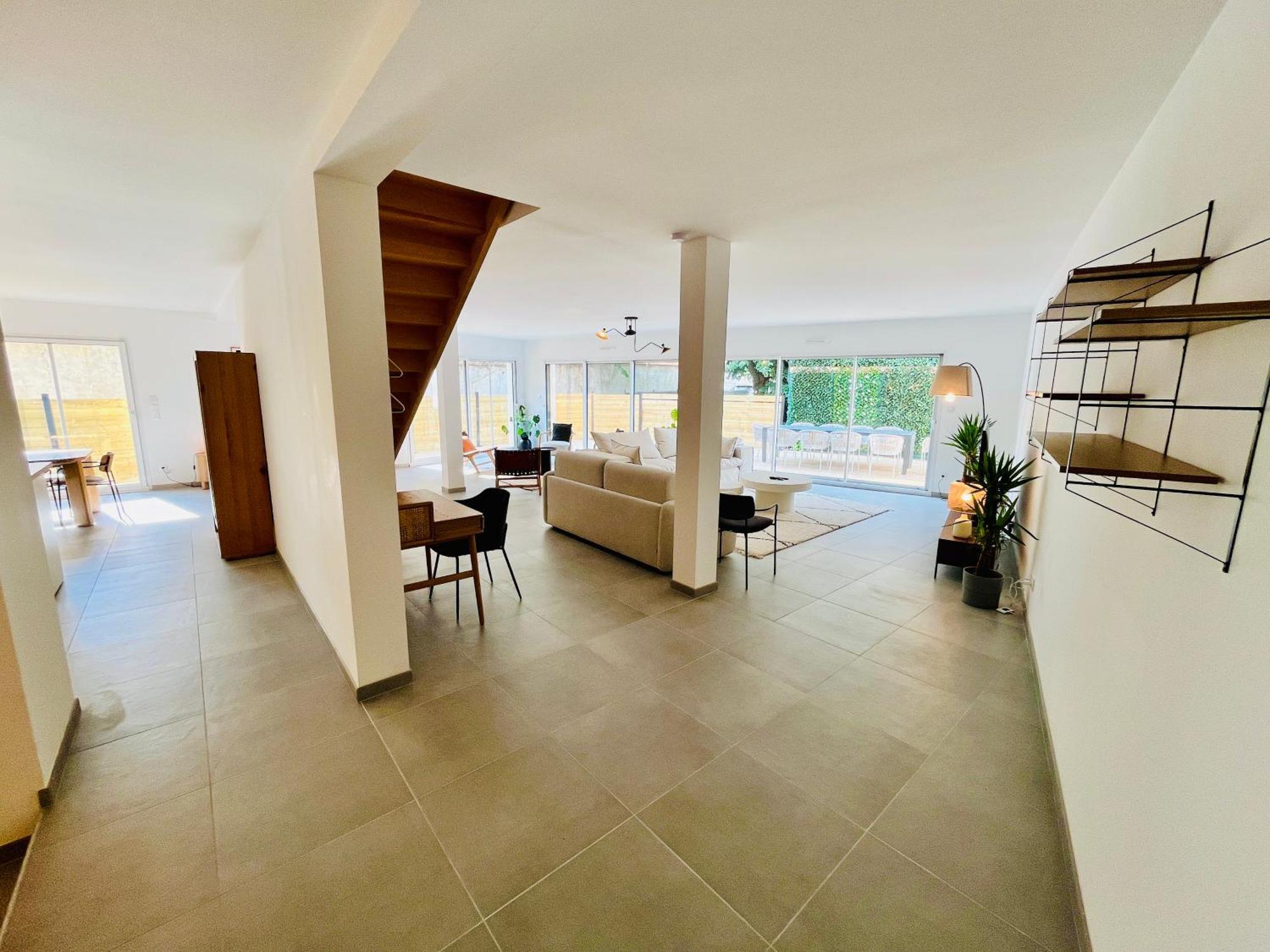 Holiday home Hypercentre, Spacieux, Lumineux, La Maison Du Rempart Tours