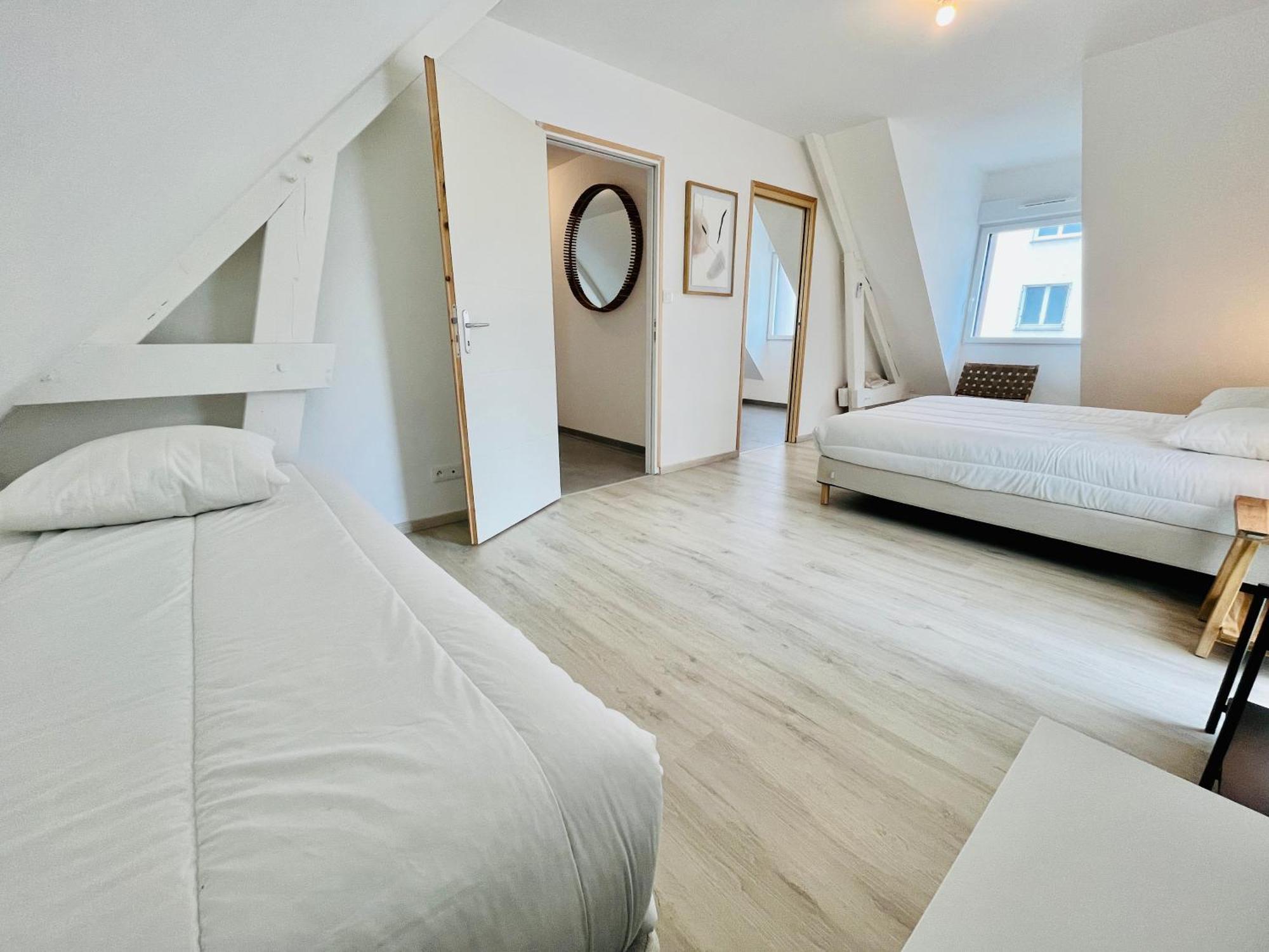 Hypercentre, Spacieux, Lumineux, La Maison Du Rempart *